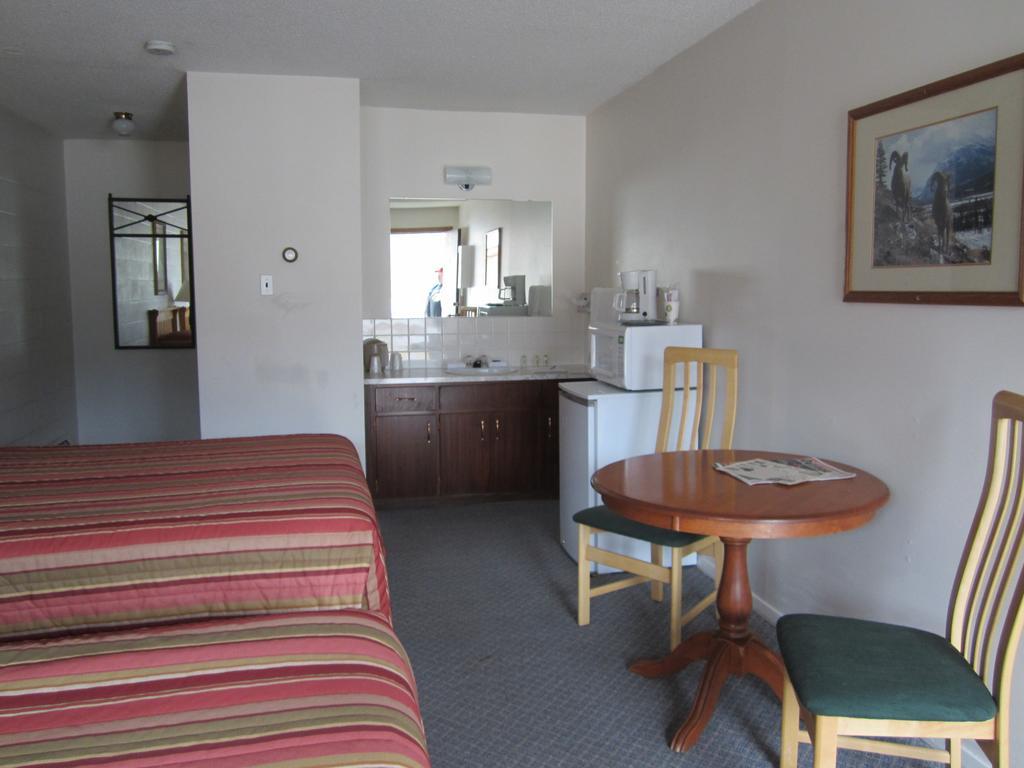 The Gateway Inn Canmore Rom bilde