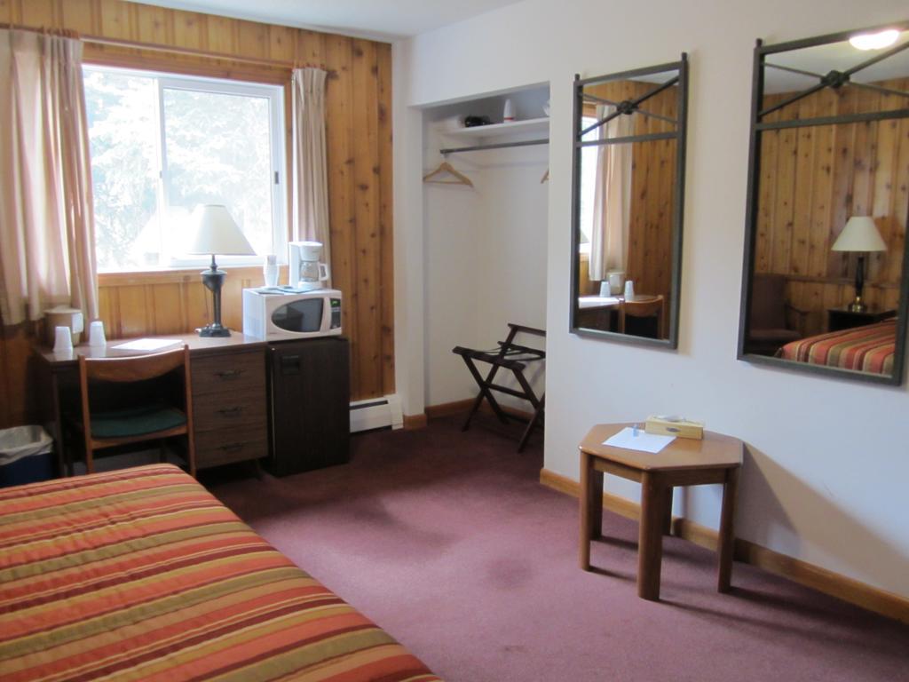 The Gateway Inn Canmore Rom bilde